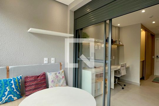 Varanda de kitnet/studio à venda com 1 quarto, 31m² em Pinheiros, São Paulo