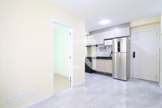 Sala/Cozinha/Área de serviço de apartamento para alugar com 2 quartos, 35m² em Várzea da Barra Funda, São Paulo