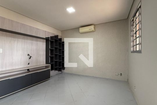 Sala de casa para alugar com 2 quartos, 60m² em Riacho Fundo I, Brasília