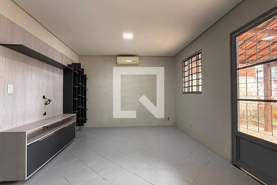 Sala de casa para alugar com 2 quartos, 60m² em Riacho Fundo I, Brasília