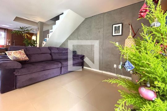 Sala de casa para alugar com 3 quartos, 127m² em Campeche, Florianópolis