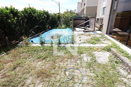 Quintal de apartamento à venda com 2 quartos, 76m² em Humaitá, Porto Alegre