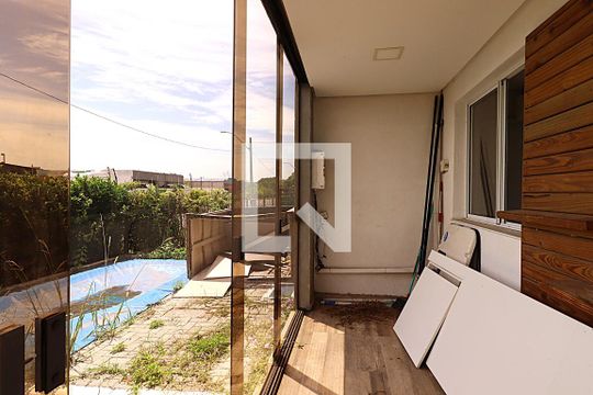 Quintal de apartamento à venda com 2 quartos, 76m² em Humaitá, Porto Alegre
