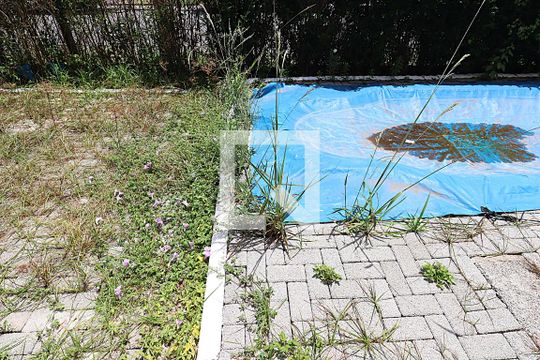 Quintal - Piscina  de apartamento à venda com 2 quartos, 76m² em Humaitá, Porto Alegre
