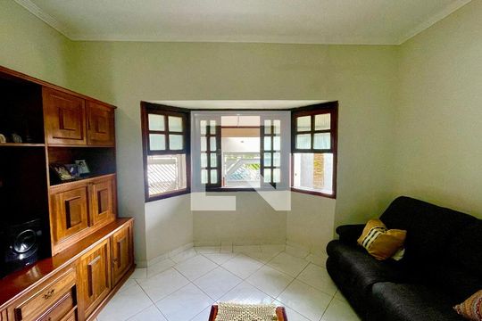 Sala de casa à venda com 4 quartos, 415m² em Vila Galvão, Guarulhos