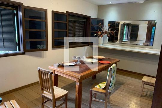 Casa para alugar com 4 quartos, 360m² em Vargem Grande, Rio de Janeiro