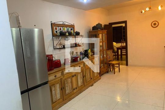 Casa para alugar com 4 quartos, 360m² em Vargem Grande, Rio de Janeiro