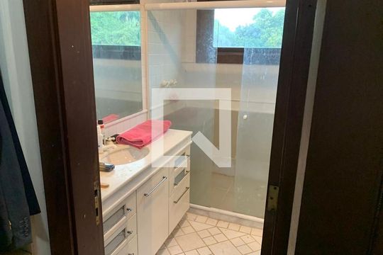 Casa para alugar com 4 quartos, 360m² em Vargem Grande, Rio de Janeiro