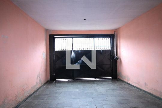 Casa para alugar com 3 quartos, 130m² em Vila Renato (zona Leste), São Paulo