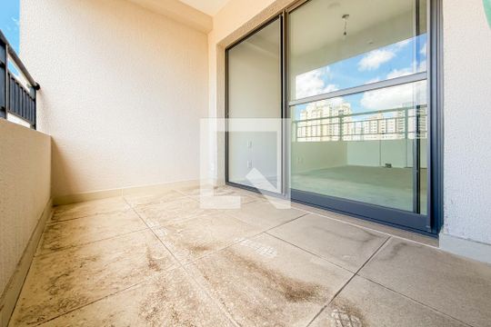 Varanda de kitnet/studio à venda com 1 quarto, 32m² em Sacomã, São Paulo