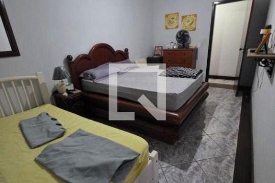 Casa à venda com 3 quartos, 400m² em Piratininga, Niterói