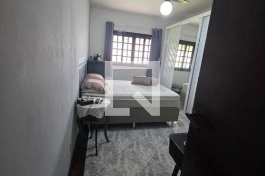 Casa à venda com 3 quartos, 400m² em Piratininga, Niterói