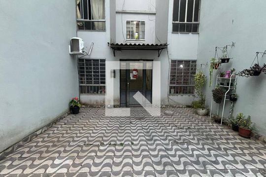 Frente bloco de apartamento à venda com 2 quartos, 48m² em Rondônia, Novo Hamburgo