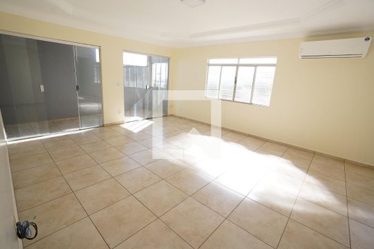 Casa de Condomínio à venda com 3 quartos, 700m² em Jardim Atlantico, Goiânia