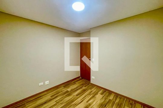 Quarto 1 de apartamento para alugar com 2 quartos, 40m² em Jardim do Papai, Guarulhos