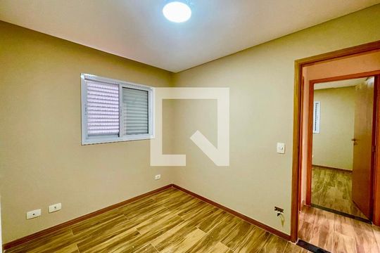 Quarto 2 de apartamento para alugar com 2 quartos, 40m² em Jardim do Papai, Guarulhos
