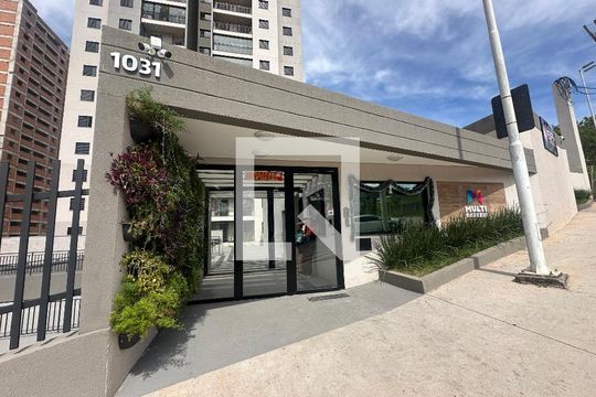 Fachada e portaria de apartamento para alugar com 2 quartos, 55m² em Votupoca, Barueri