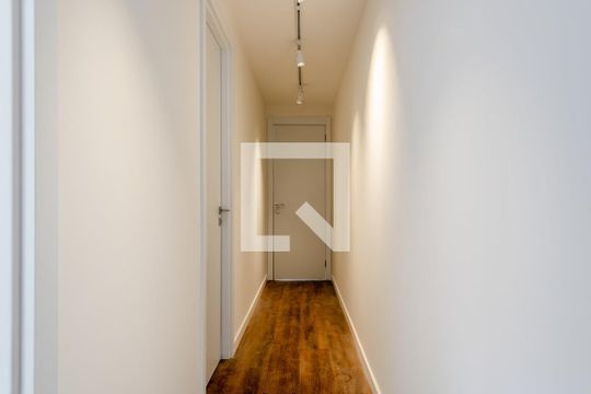 Corredor de apartamento à venda com 3 quartos, 117m² em Santa Cecília, Porto Alegre