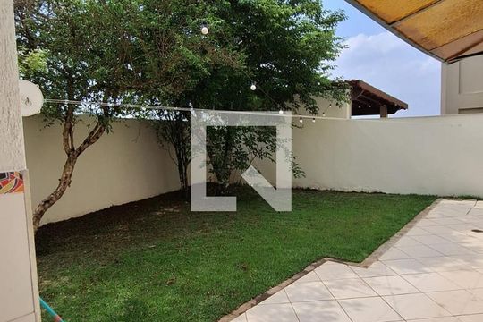 Casa para alugar com 3 quartos, 200m² em Rio Cotia, Cotia