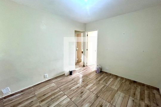 Sala de apartamento à venda com 2 quartos, 45m² em Vila Barros, Guarulhos