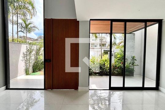 Casa à venda com 4 quartos, 360m² em Barra da Tijuca, Rio de Janeiro