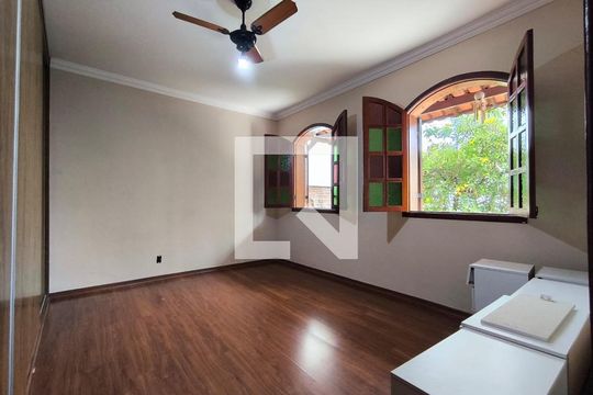 Casa à venda com 3 quartos, 360m² em União, Belo Horizonte