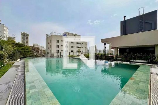 Piscina  de kitnet/studio para alugar com 1 quarto, 26m² em Campo Belo, São Paulo