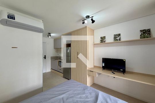 Quarto  de kitnet/studio para alugar com 1 quarto, 26m² em Campo Belo, São Paulo