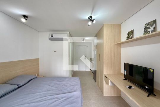 Quarto  de kitnet/studio para alugar com 1 quarto, 26m² em Campo Belo, São Paulo