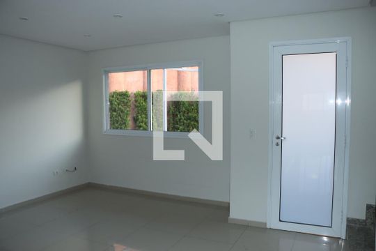 Casa de Condomínio para alugar com 3 quartos, 140m² em Jardim Rebelato, Cotia