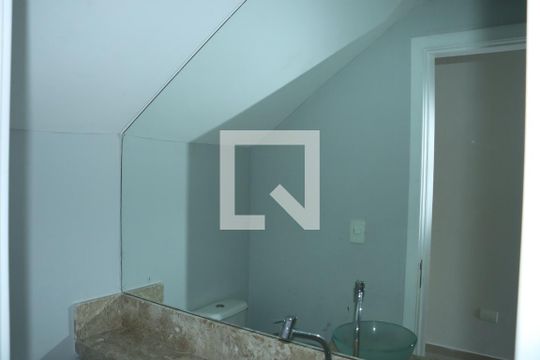 Casa de Condomínio para alugar com 3 quartos, 140m² em Jardim Rebelato, Cotia