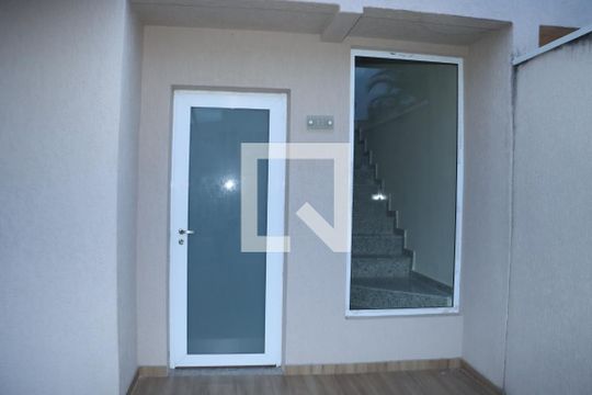Entrada de casa de condomínio para alugar com 3 quartos, 202m² em Jardim Rebelato, Cotia