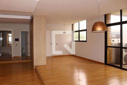 Apartamento para alugar com 2 quartos, 280m² em Pacaembu, São Paulo