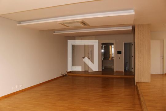 Apartamento para alugar com 2 quartos, 280m² em Pacaembu, São Paulo