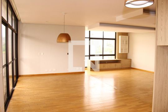 Apartamento para alugar com 2 quartos, 280m² em Pacaembu, São Paulo