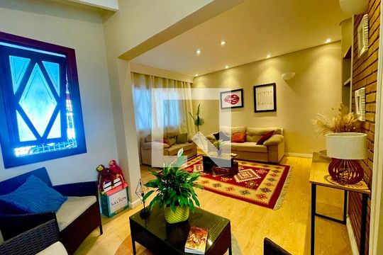 Sala de casa à venda com 2 quartos, 118m² em Vila Galvão, Guarulhos