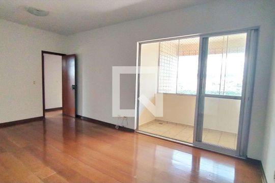 Apartamento à venda com 3 quartos, 80m² em Coração Eucarístico, Belo Horizonte