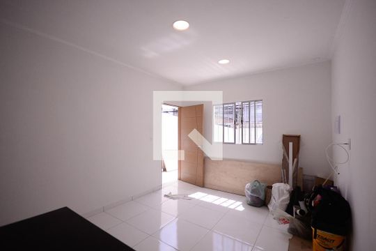 Sala de casa para alugar com 1 quarto, 76m² em Parque Bristol, São Paulo