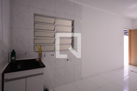 Cozinha/Área de Serviço de casa para alugar com 1 quarto, 76m² em Parque Bristol, São Paulo