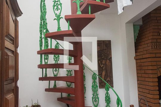 Casa à venda com 3 quartos, 172m² em Jardim Santa Emilia, São Paulo