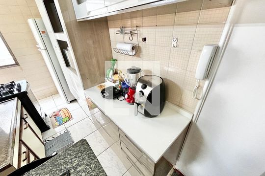 Cozinha de apartamento à venda com 2 quartos, 60m² em Parque Peruche, São Paulo