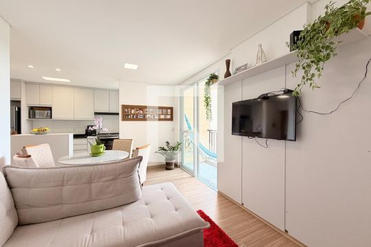 Sala de apartamento à venda com 3 quartos, 77m² em Cecap, Jundiaí