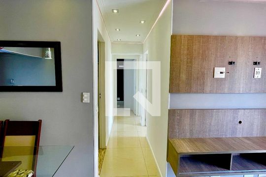 Corredor interno de apartamento para alugar com 3 quartos, 65m² em Ponte Grande, Guarulhos