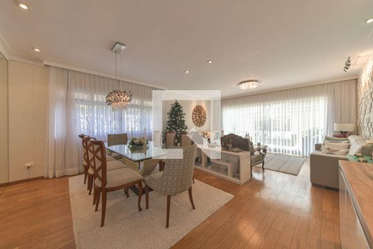 Sala de casa para alugar com 4 quartos, 214m² em Campo Belo, São Paulo