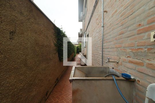 Área de Serviço de casa para alugar com 6 quartos, 200m² em Jardim Sumare, Ribeirão Preto