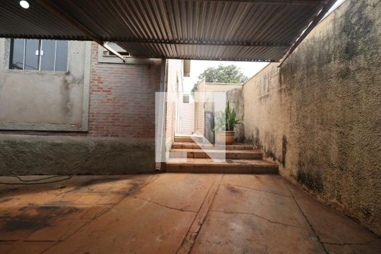 Garagem de casa para alugar com 6 quartos, 200m² em Jardim Sumare, Ribeirão Preto