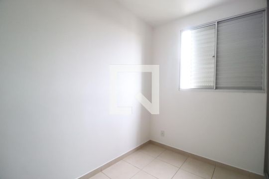 Quarto 1 de apartamento para alugar com 2 quartos, 58m² em Presidente Roosevelt, Uberlândia