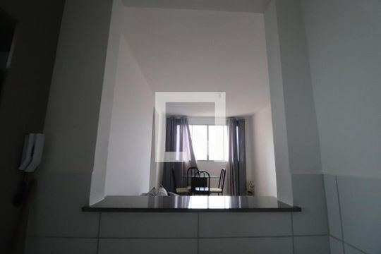 Cozinha de apartamento para alugar com 2 quartos, 58m² em Presidente Roosevelt, Uberlândia
