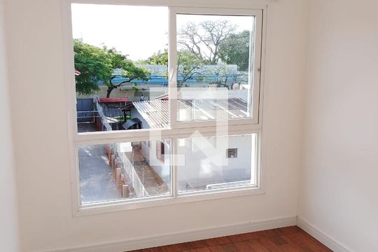 Quarto 1 de apartamento para alugar com 2 quartos, 180m² em Teresópolis, Porto Alegre