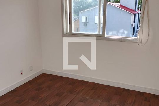 Quarto 1 de apartamento para alugar com 2 quartos, 180m² em Teresópolis, Porto Alegre